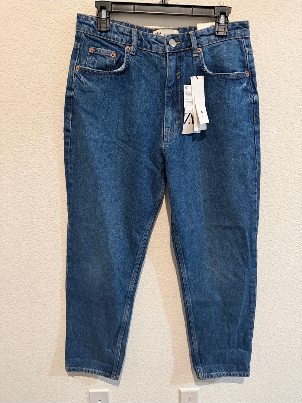 Zara Women’s Mom Fit Jeans